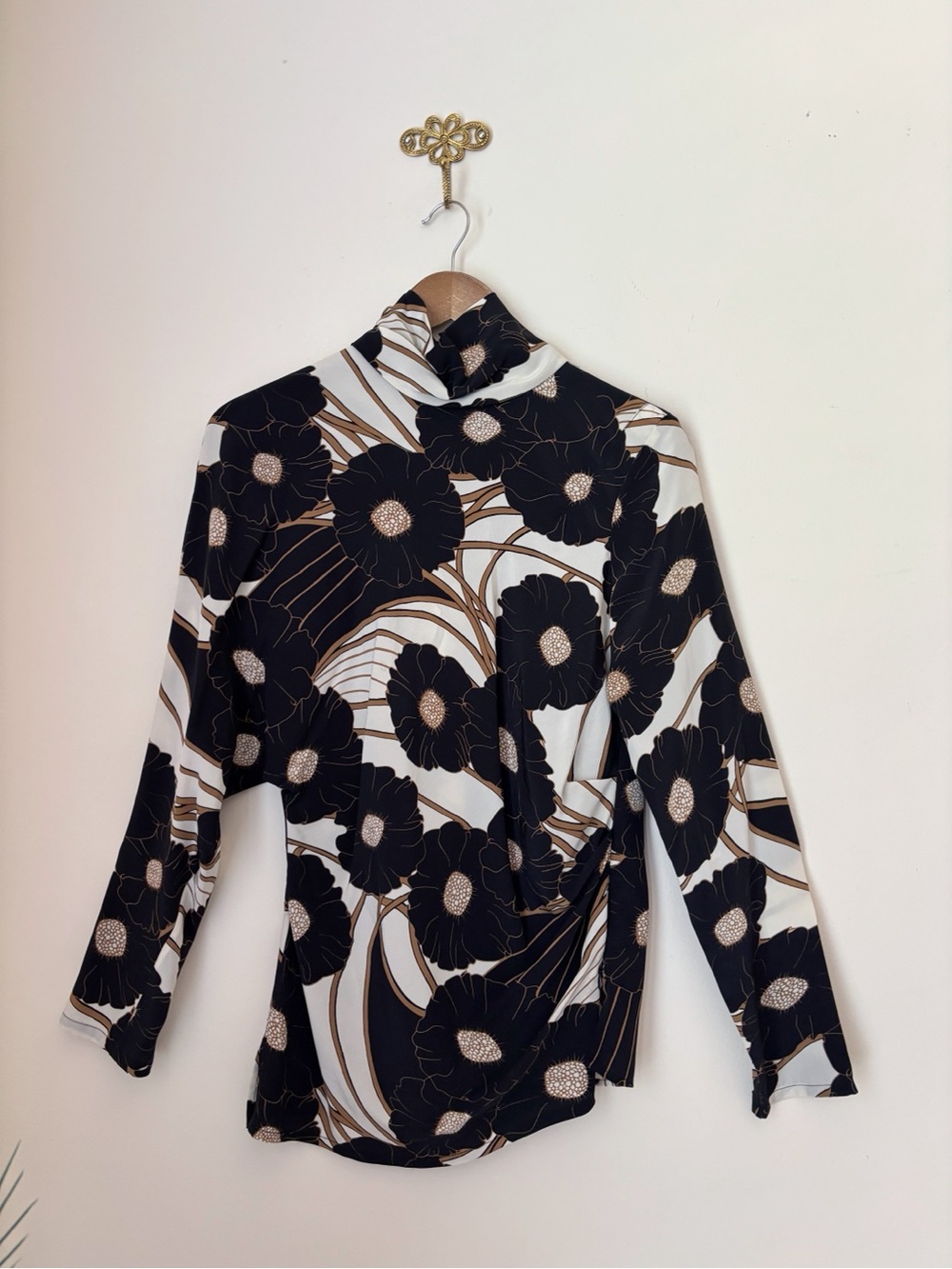 Rachel Comey Psychedelic Floral Silk Asymmetrical Batwing Top Sz 6 Mod Luxury